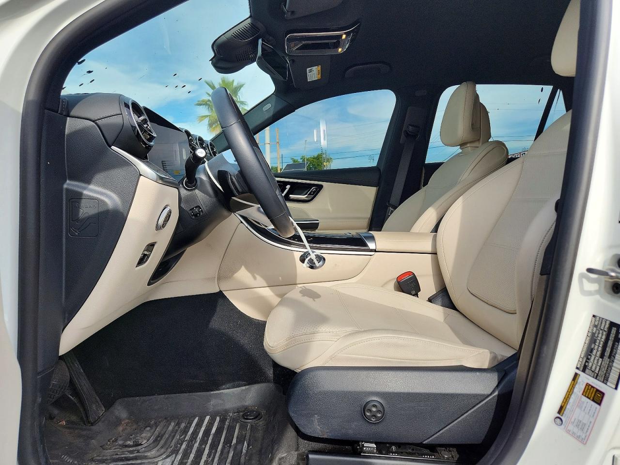 2025 MERCEDES-BENZ GLC 300 photo 13