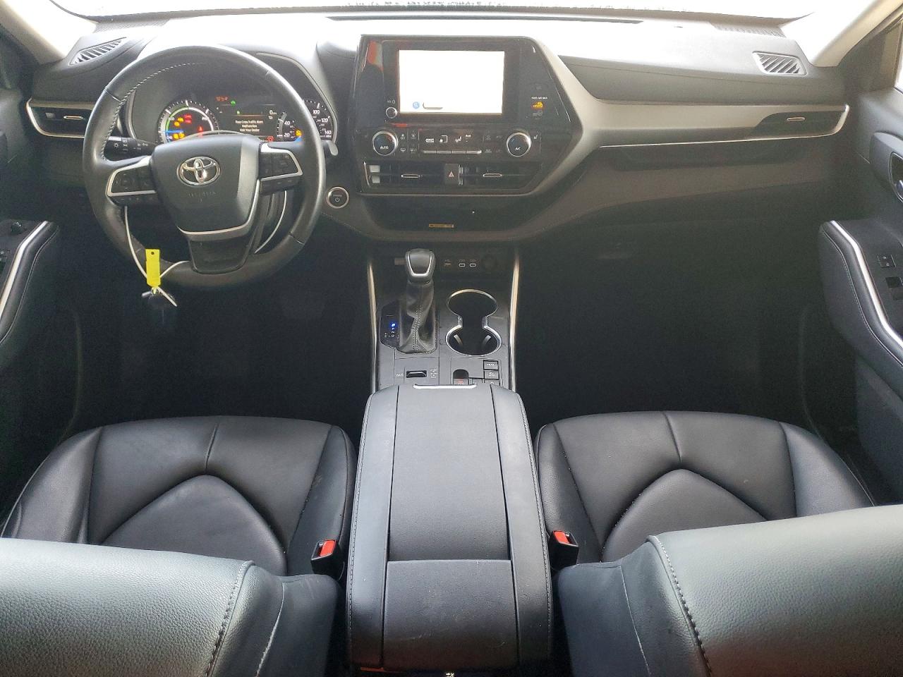 2024 TOYOTA HIGHLANDER HYBRID XLE photo 8