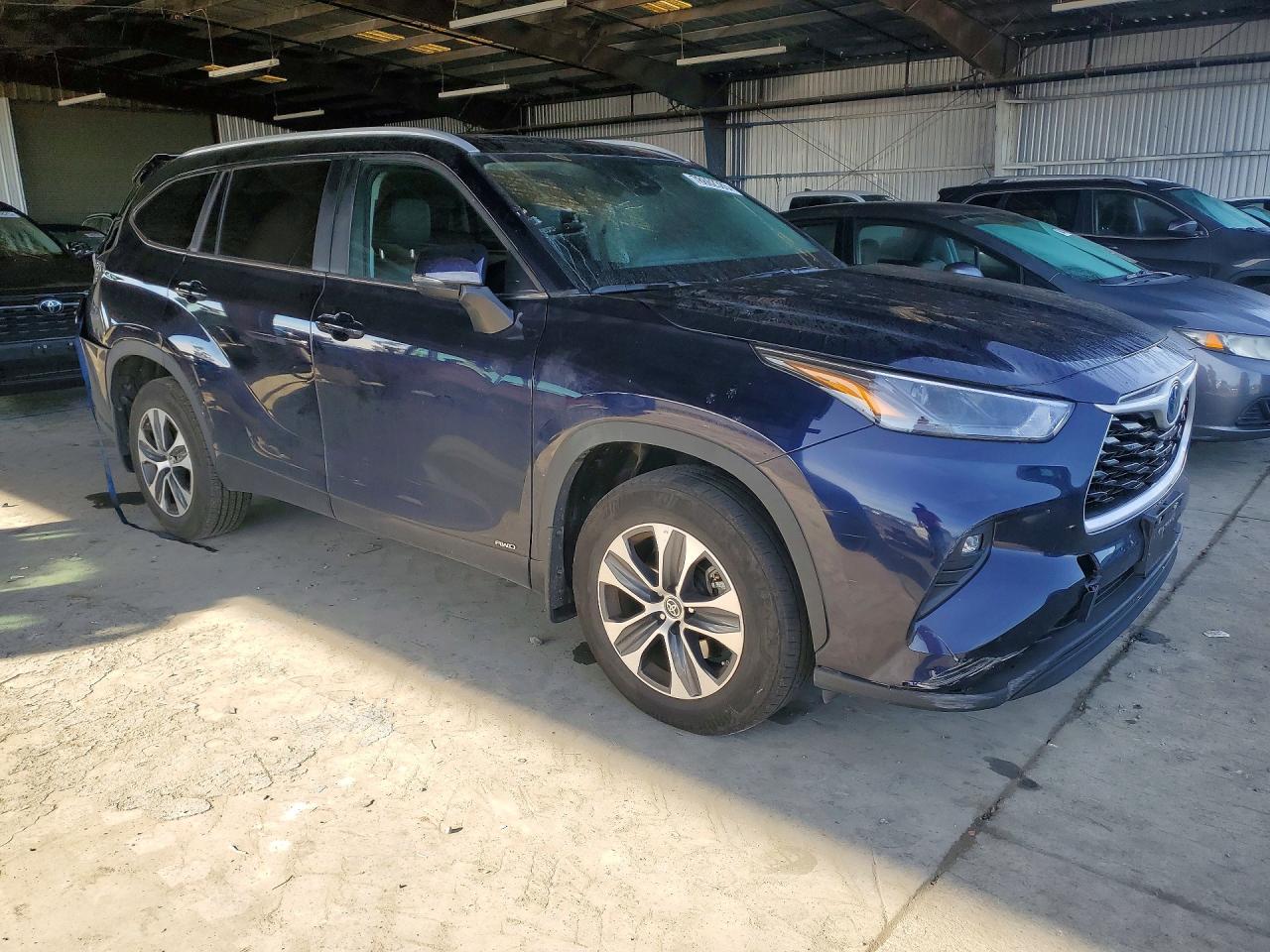 2024 TOYOTA HIGHLANDER HYBRID XLE photo 4