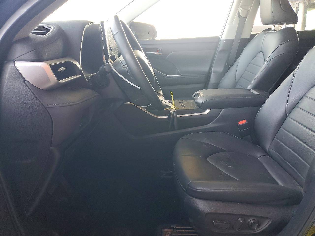 2024 TOYOTA HIGHLANDER HYBRID XLE photo 7