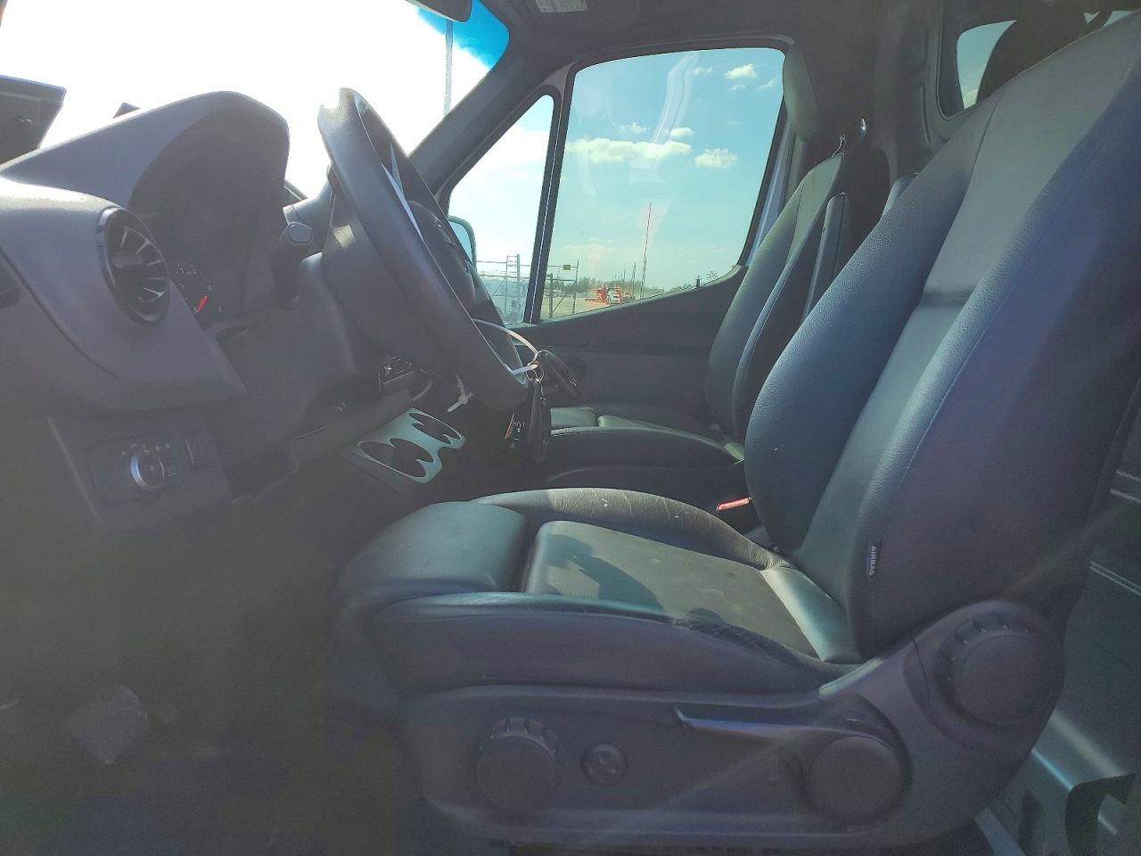 2023 MERCEDES-BENZ SPRINTER 2500 photo 13