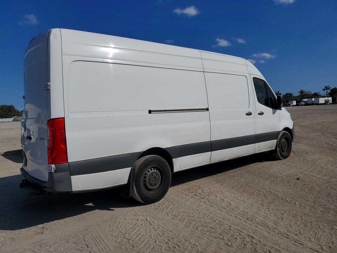 2023 MERCEDES-BENZ SPRINTER 2500 photo 5