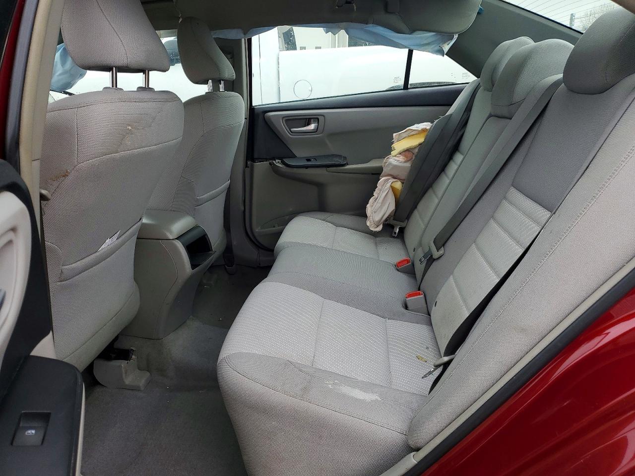 2017 TOYOTA CAMRY LE photo 28