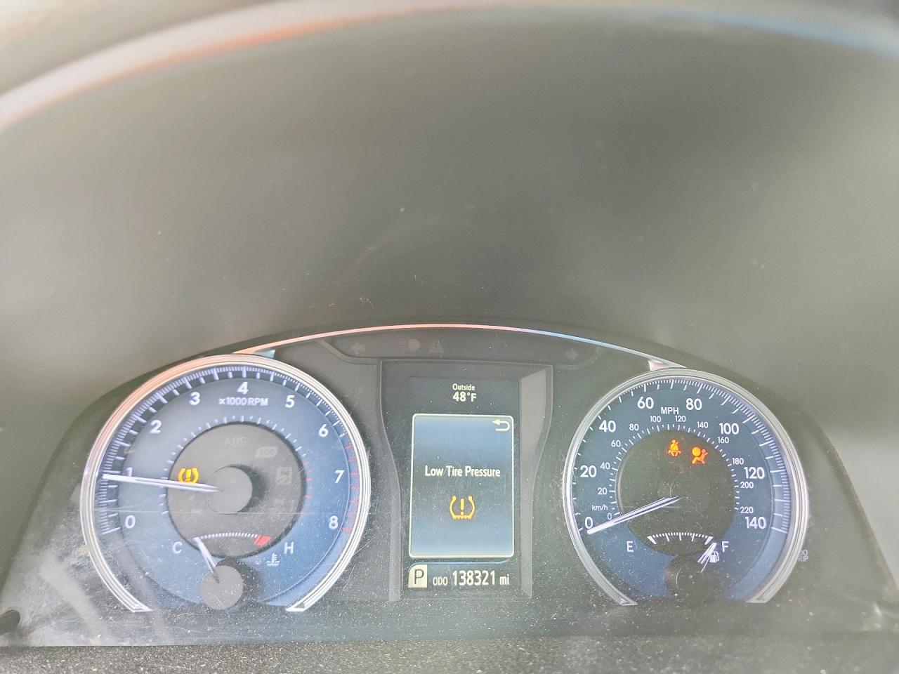 2017 TOYOTA CAMRY LE photo 25