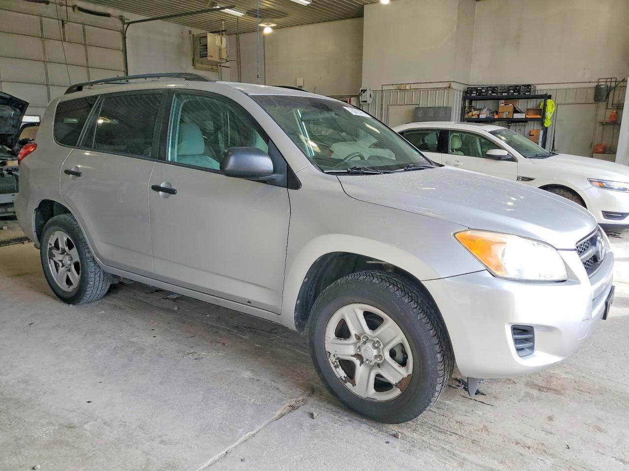 2011 TOYOTA RAV4 photo 7