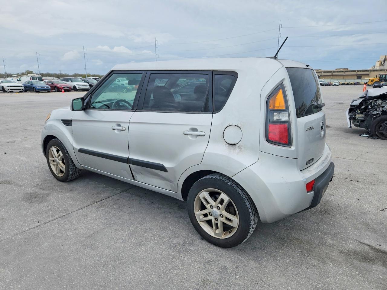 2011 KIA SOUL + photo 3