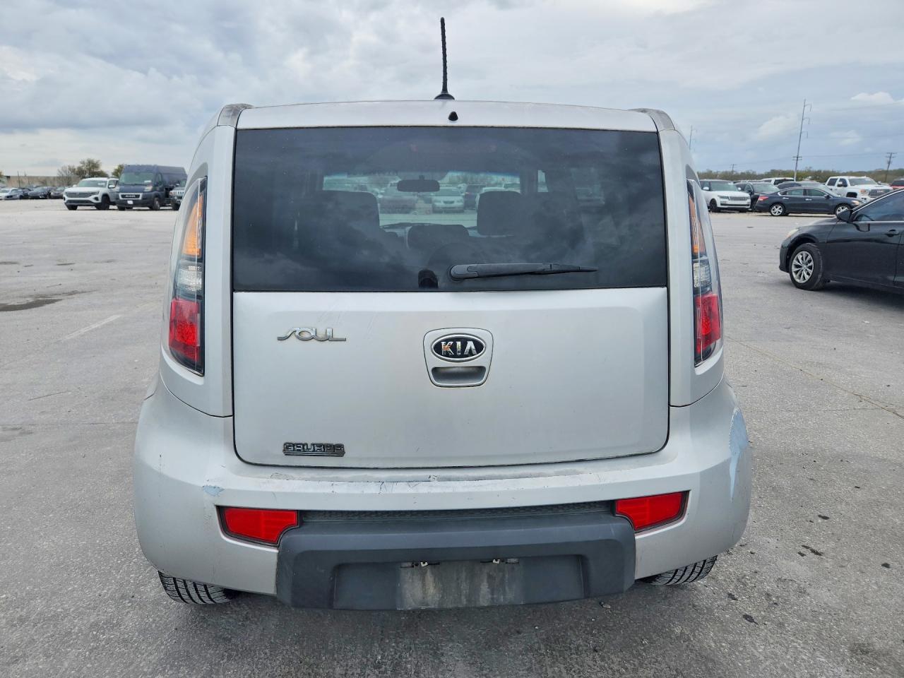 2011 KIA SOUL + photo 11