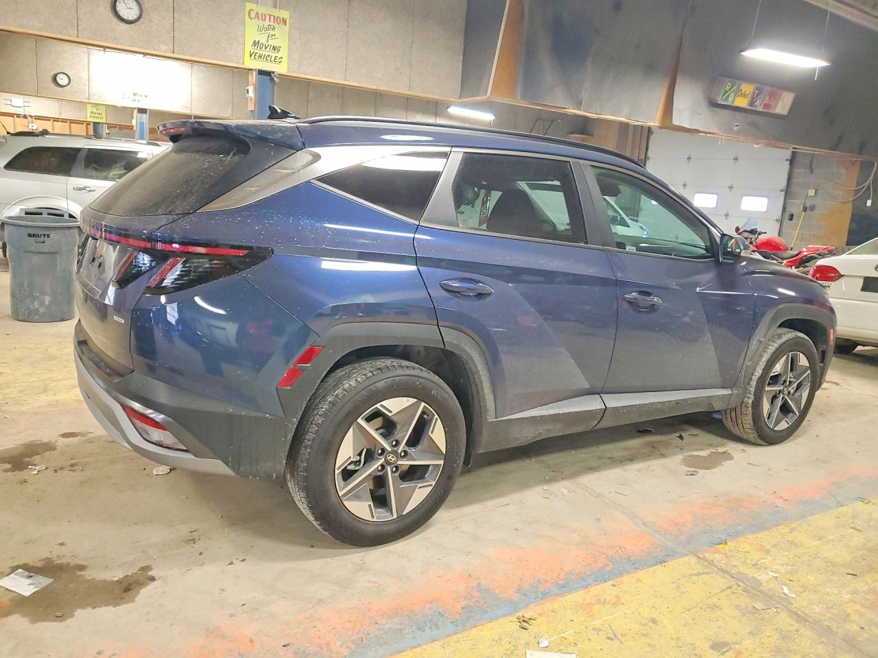 2025 HYUNDAI TUCSON SEL photo 3
