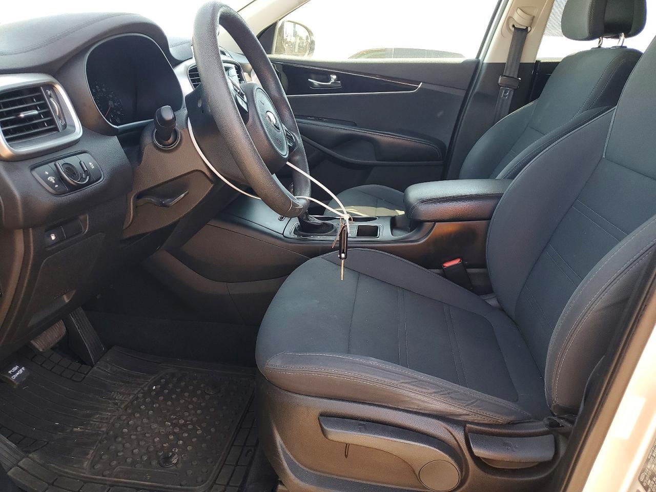 2016 KIA SORENTO L photo 7