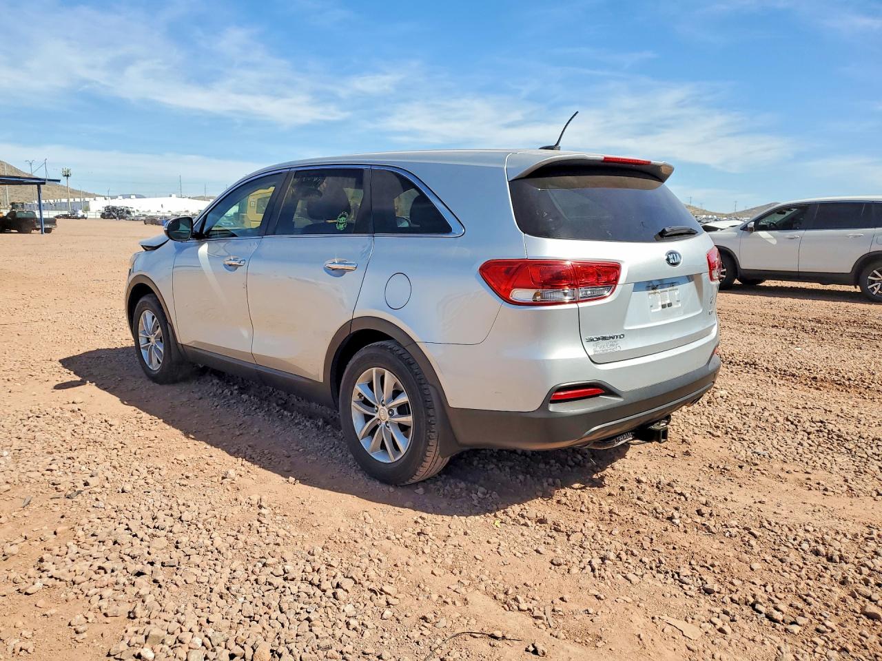 2016 KIA SORENTO L photo 2