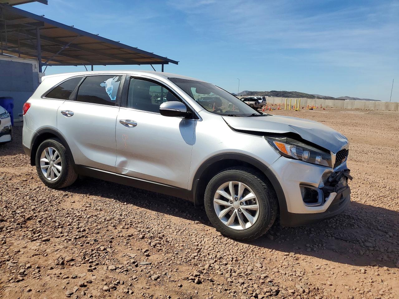 2016 KIA SORENTO L photo 4