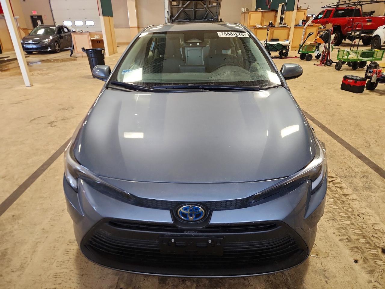 2024 TOYOTA COROLLA LE photo 5