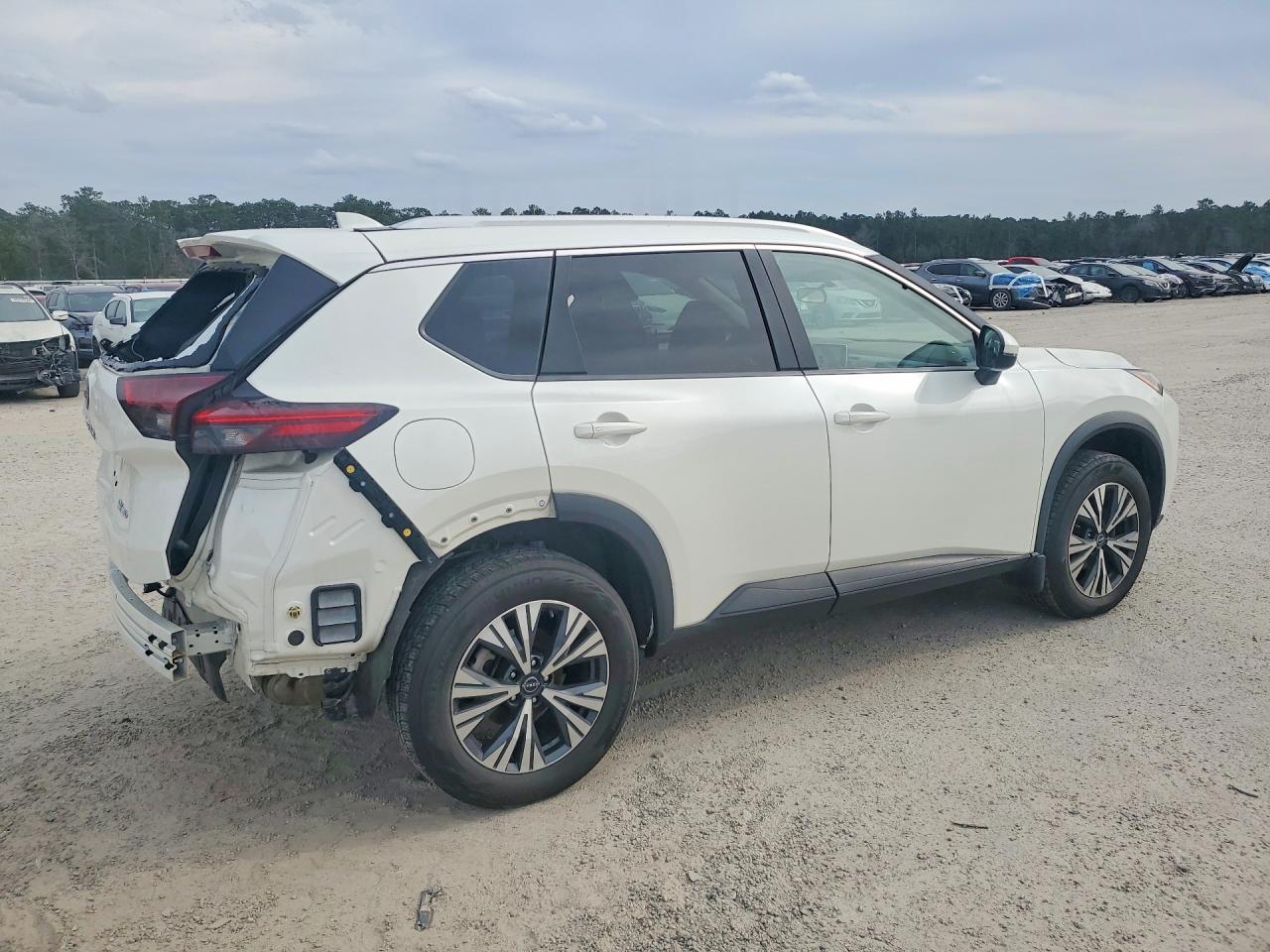 2023 NISSAN ROGUE SV photo 3
