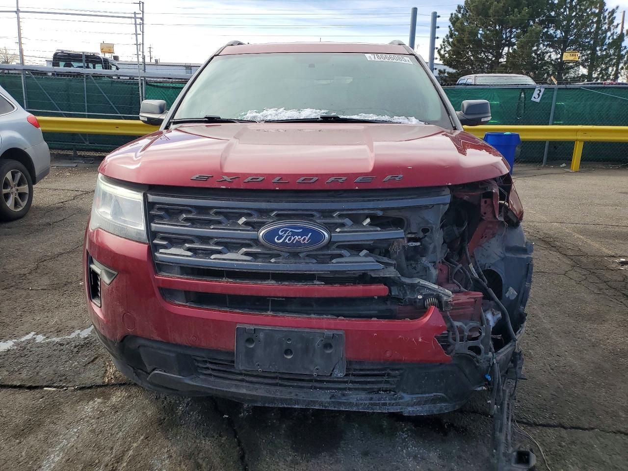 2018 FORD EXPLORER XLT photo 5