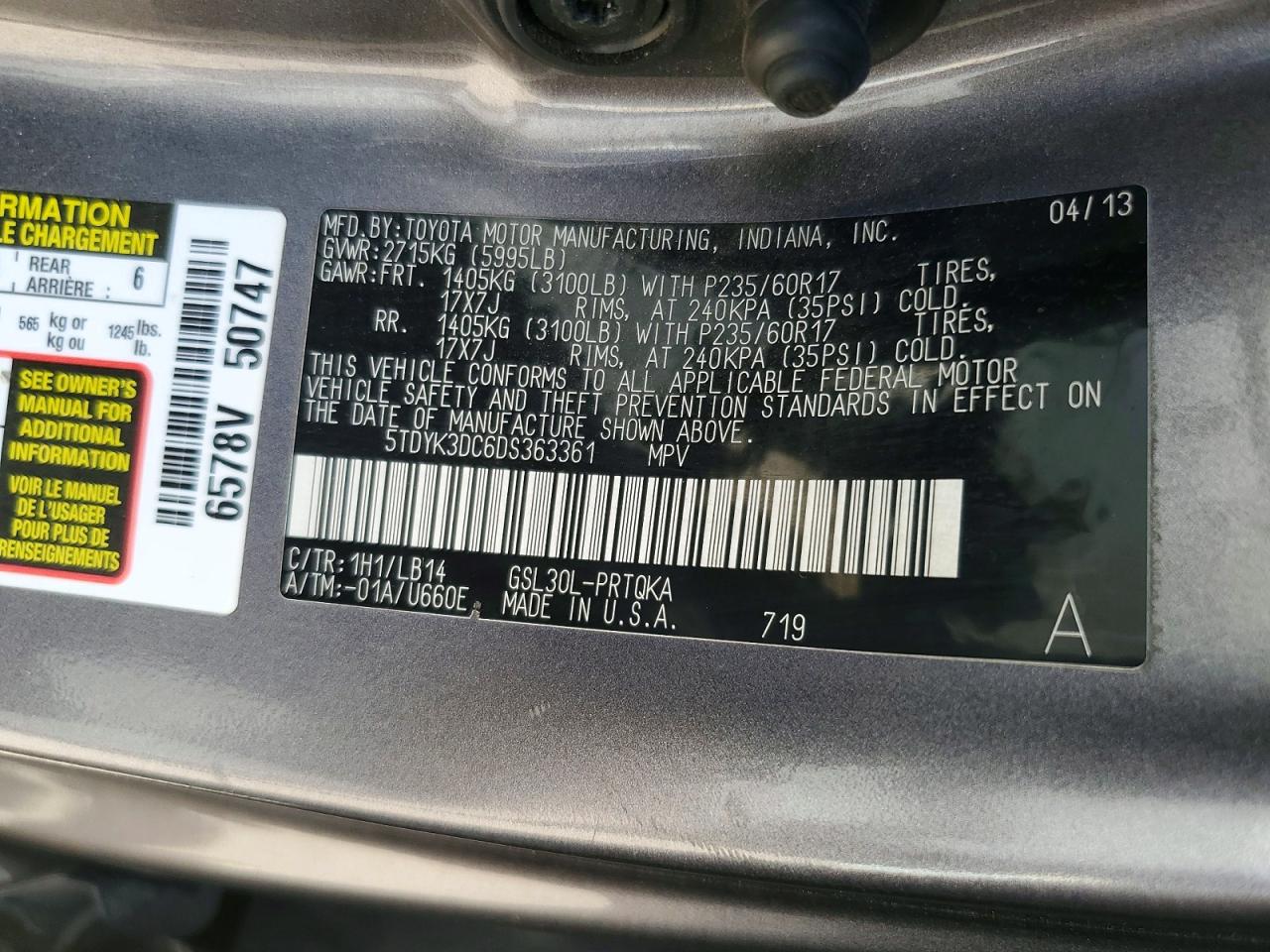 2013 TOYOTA SIENNA XLE photo 25
