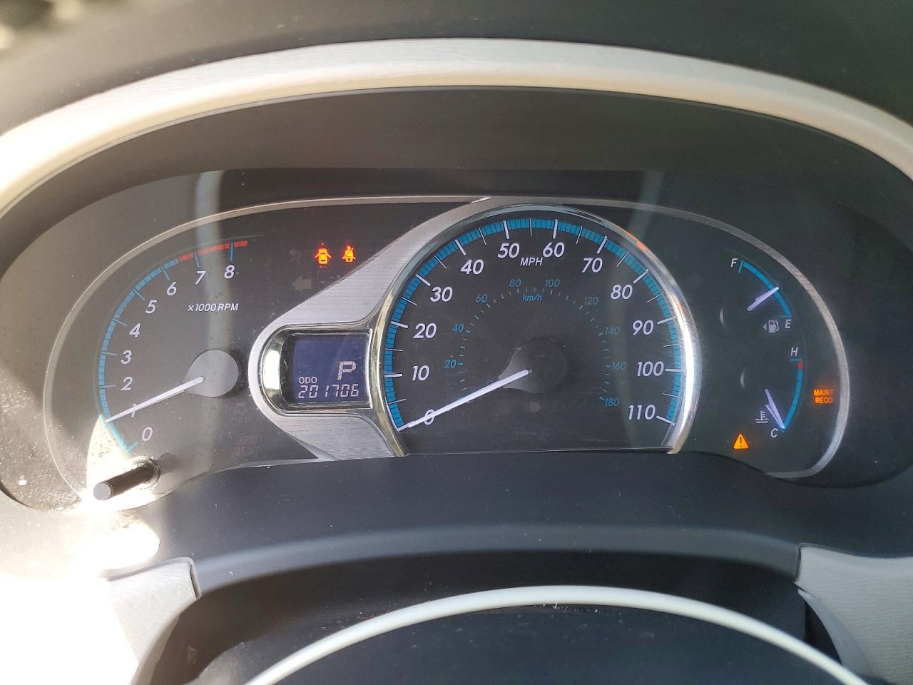 2013 TOYOTA SIENNA XLE photo 17