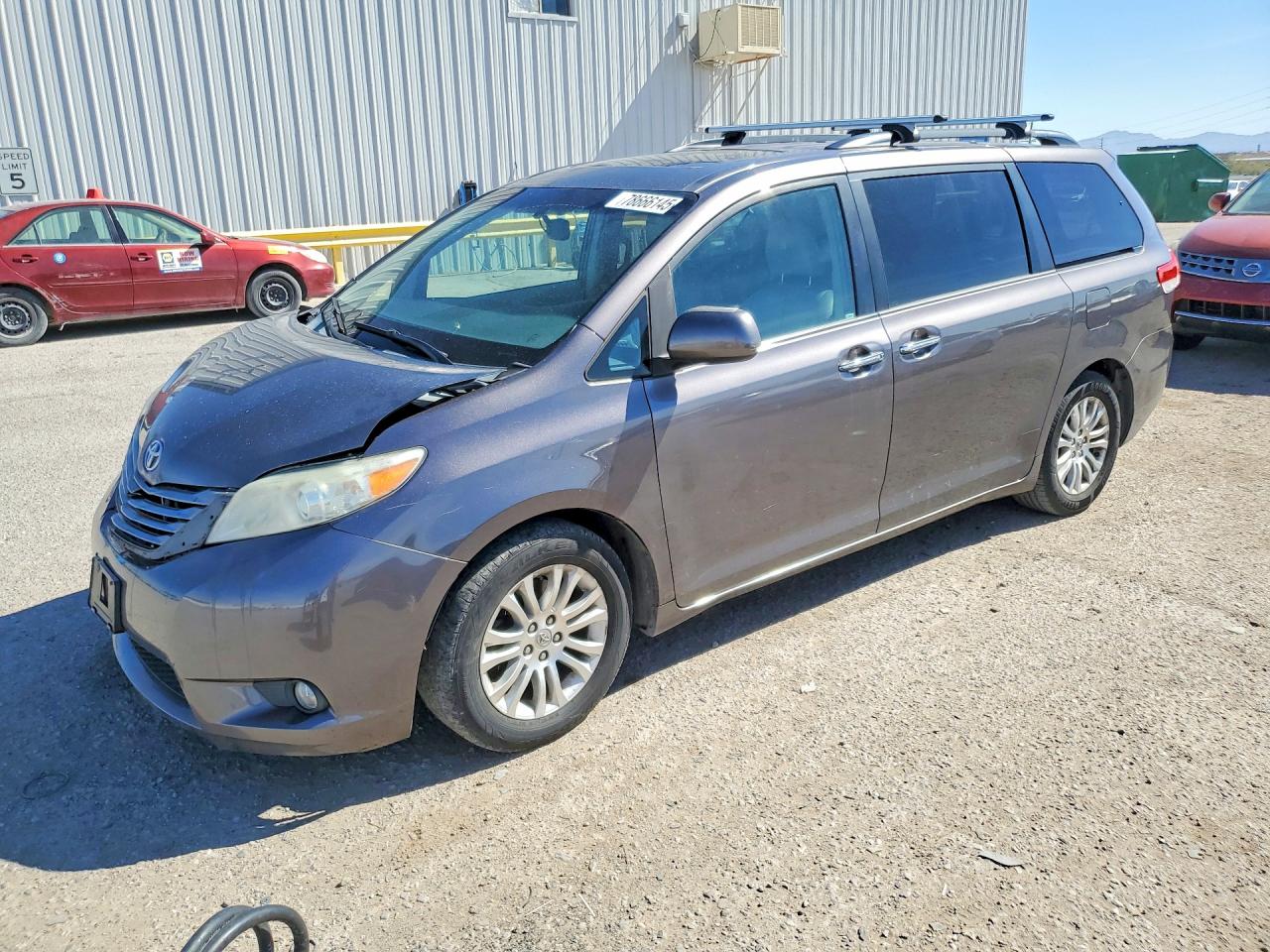 2013 TOYOTA SIENNA