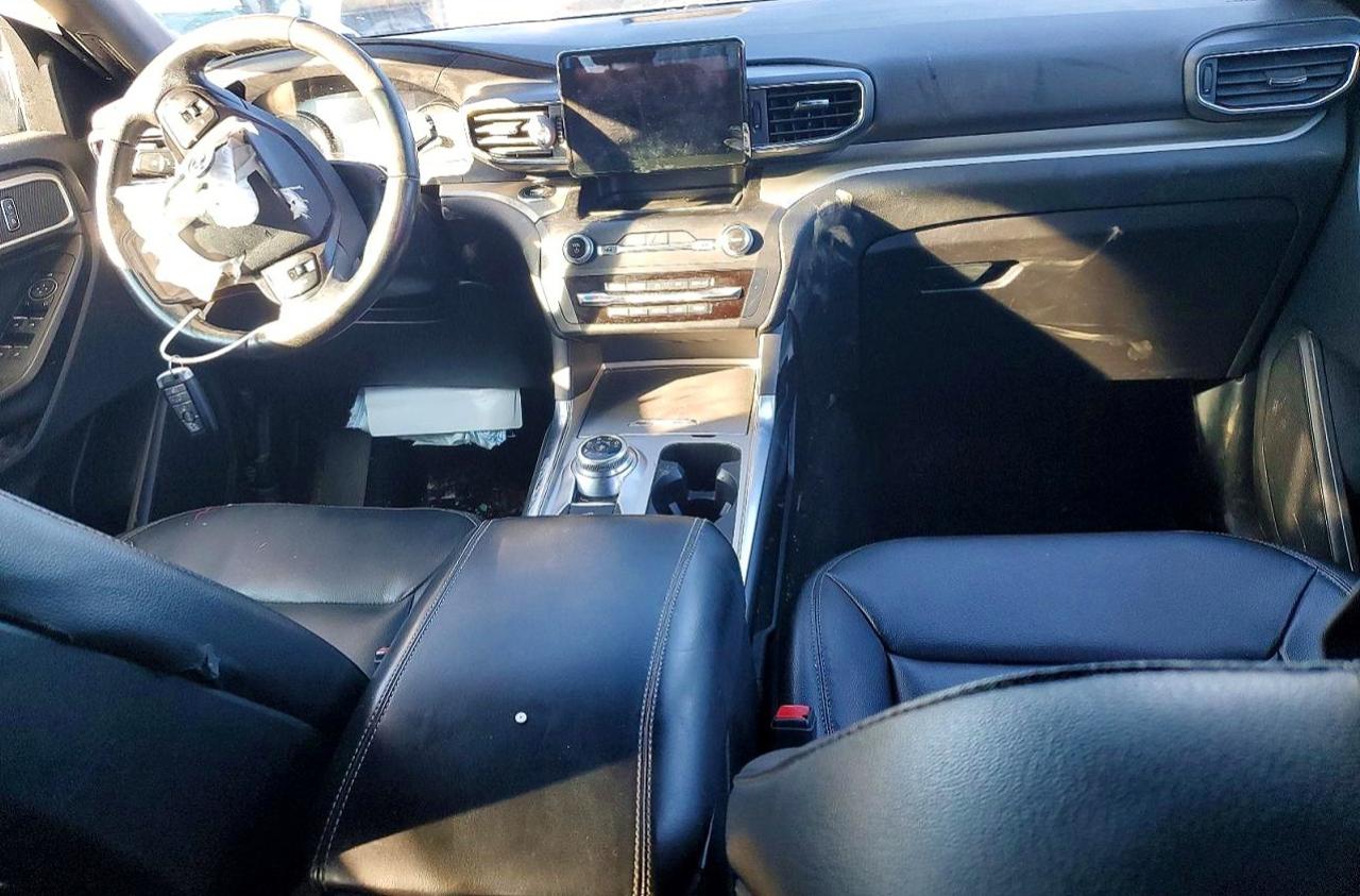 2020 FORD EXPLORER XLT photo 15