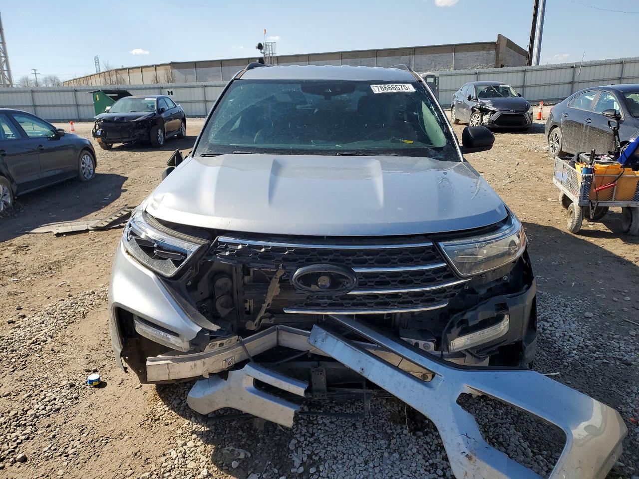2020 FORD EXPLORER XLT photo 9