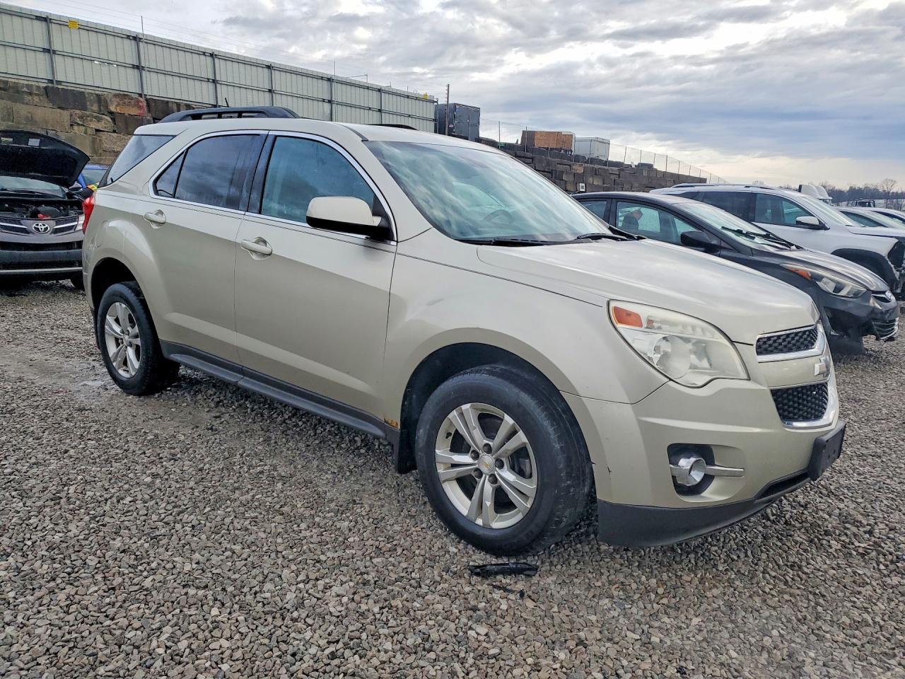 2015 CHEVROLET EQUINOX LT photo 4