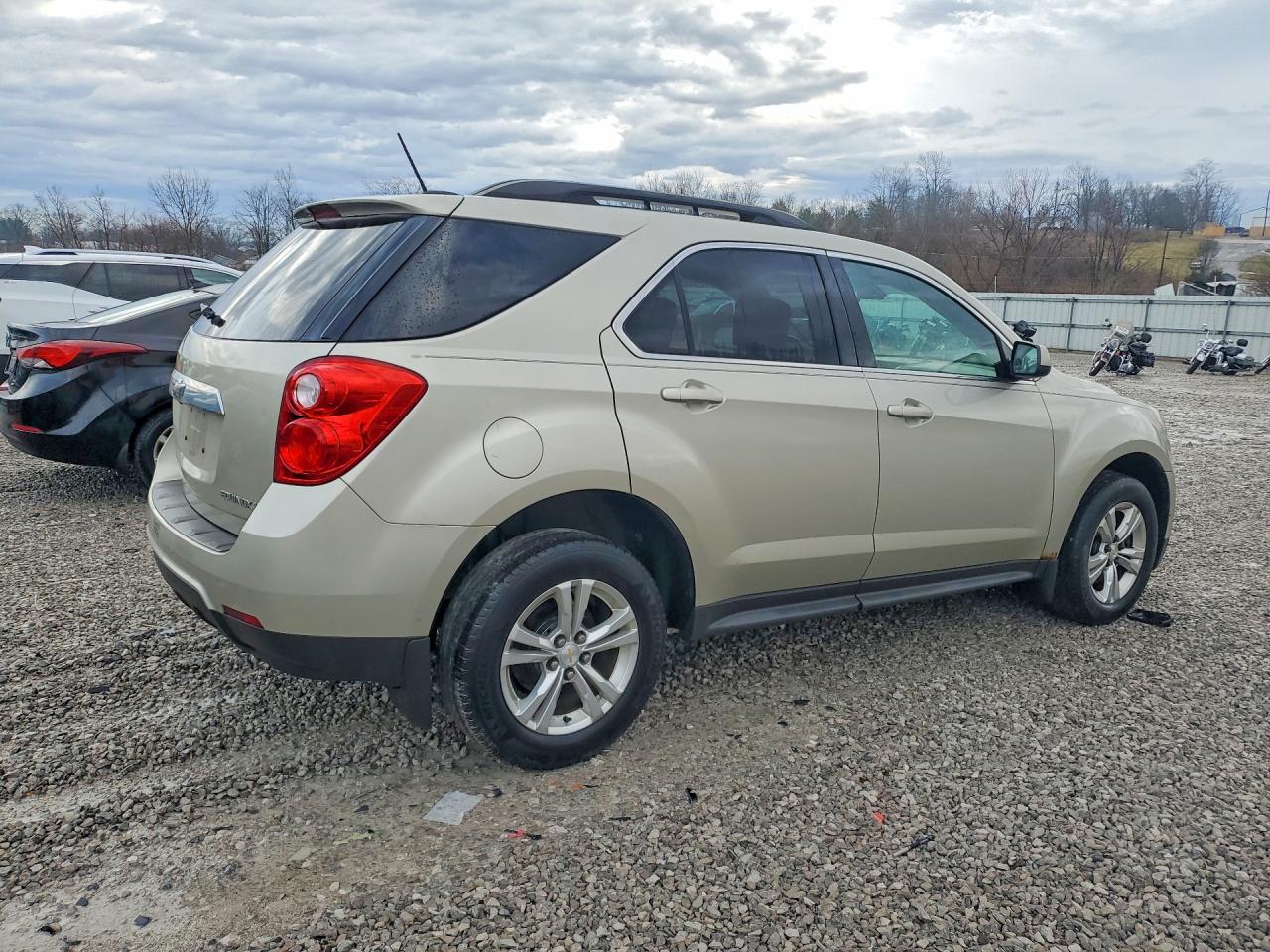 2015 CHEVROLET EQUINOX LT photo 3