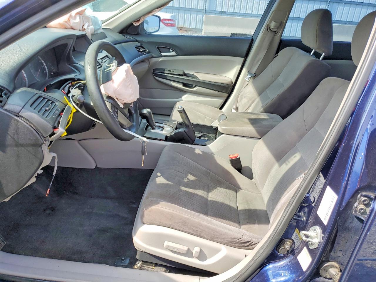 2011 HONDA ACCORD LXP photo 13