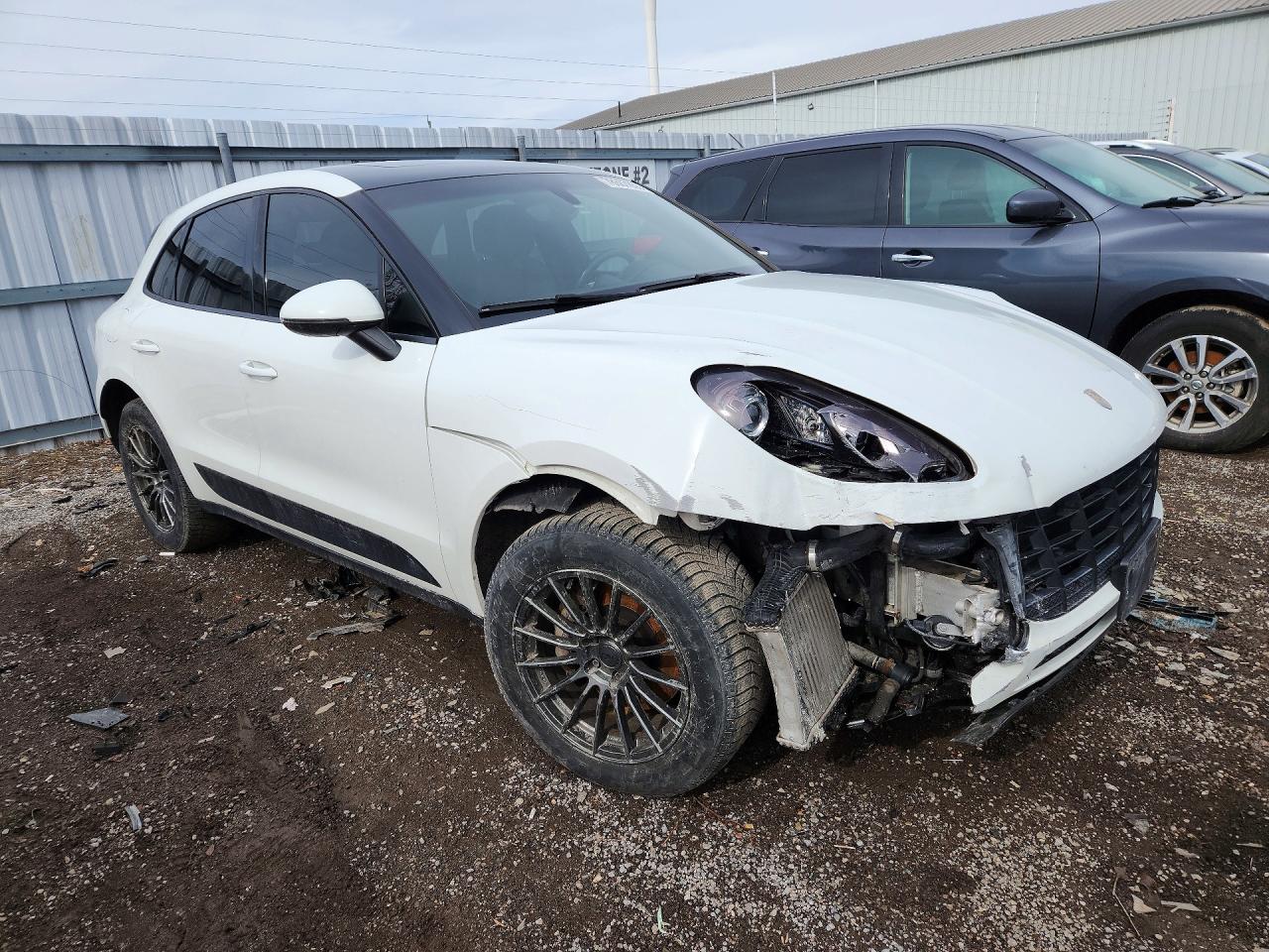 2015 PORSCHE MACAN S photo 4