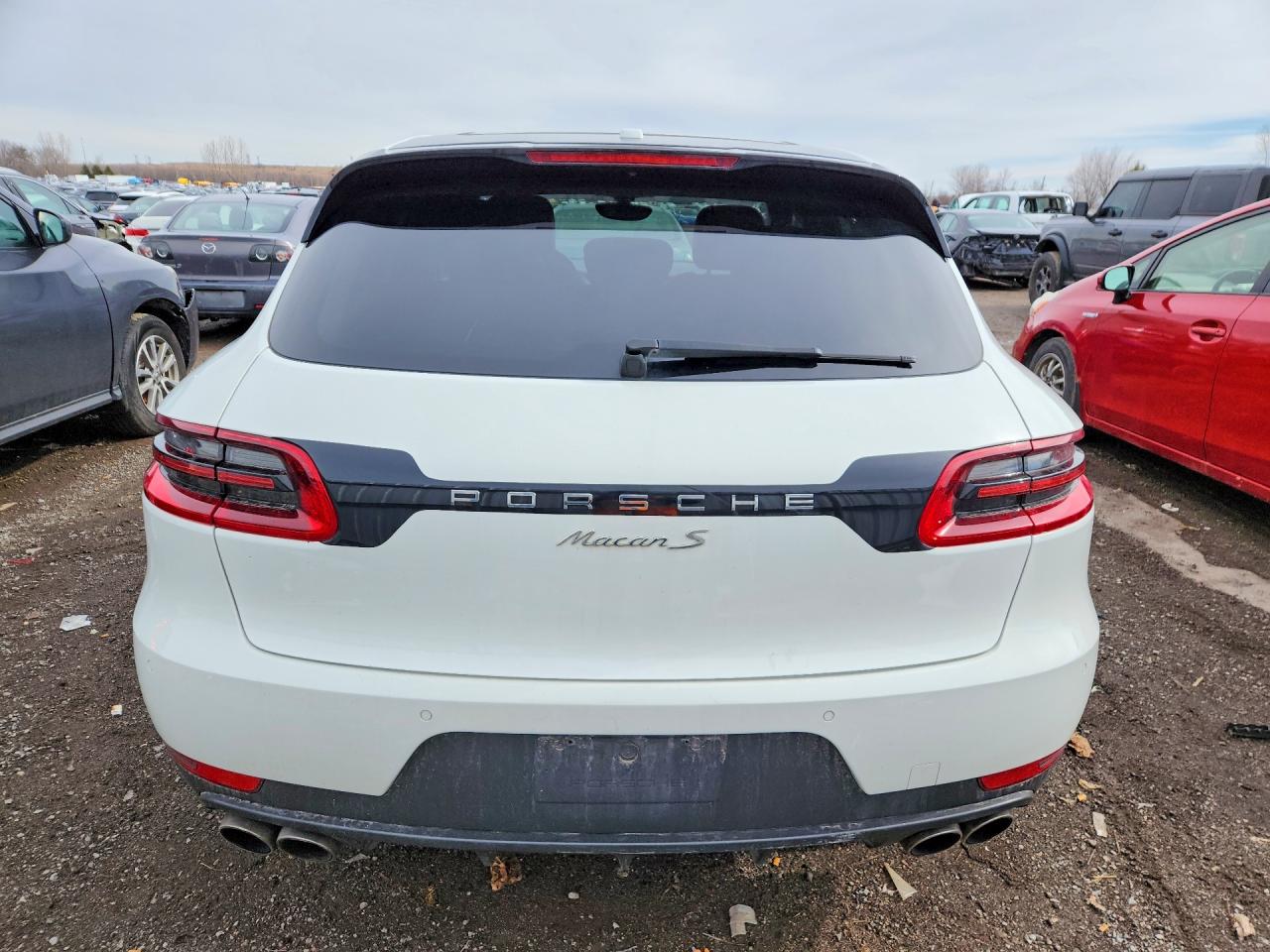 2015 PORSCHE MACAN S photo 6