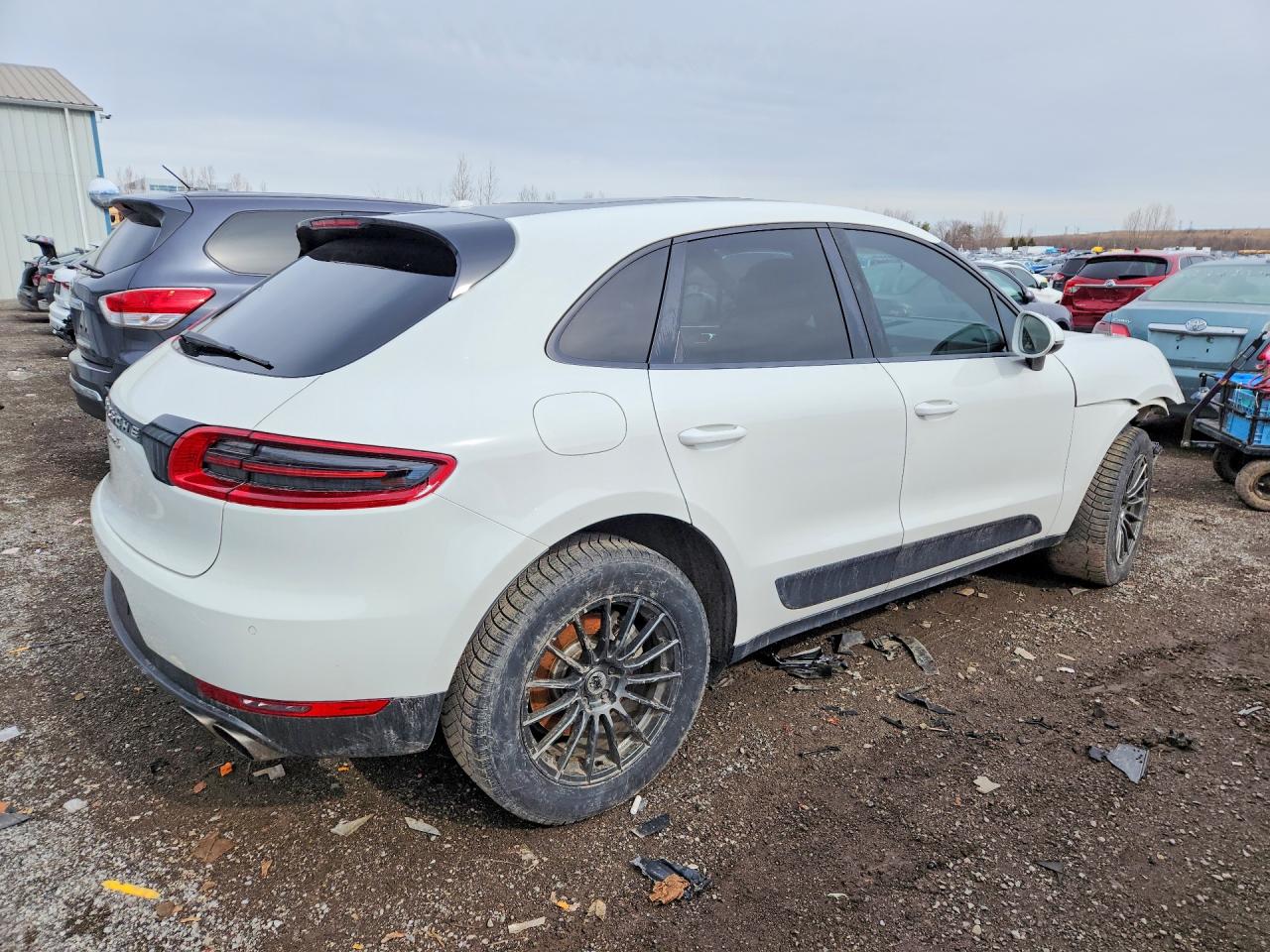 2015 PORSCHE MACAN S photo 3