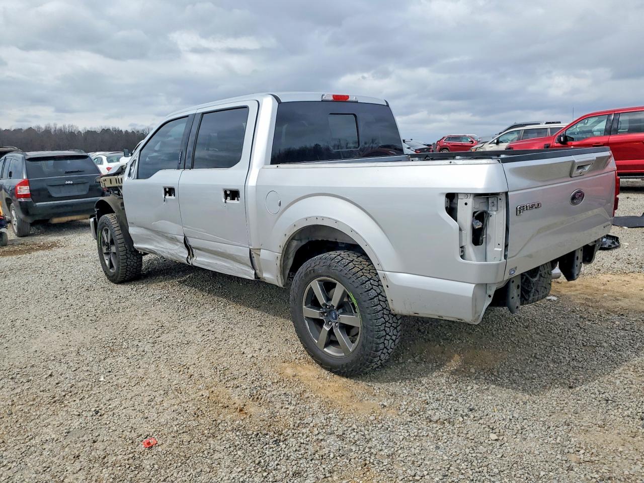 2017 FORD F150 SUPERCREW photo 2