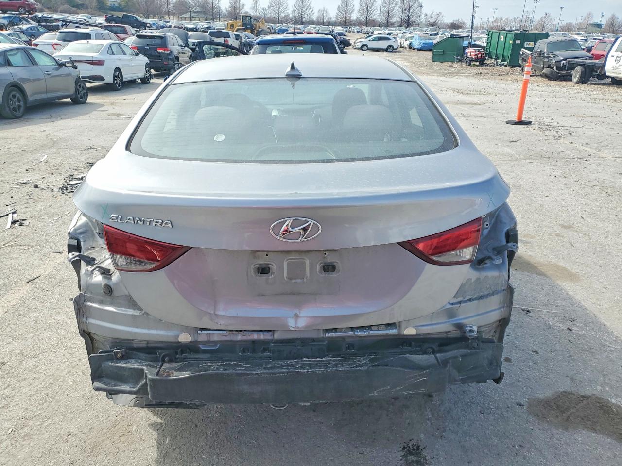 2016 HYUNDAI ELANTRA SE photo 6
