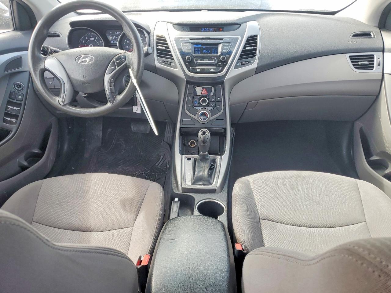 2016 HYUNDAI ELANTRA SE photo 8
