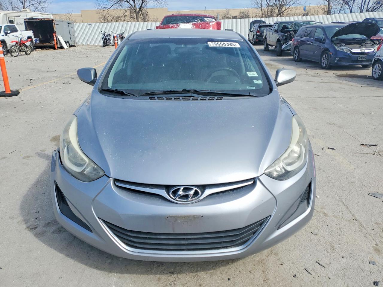 2016 HYUNDAI ELANTRA SE photo 5