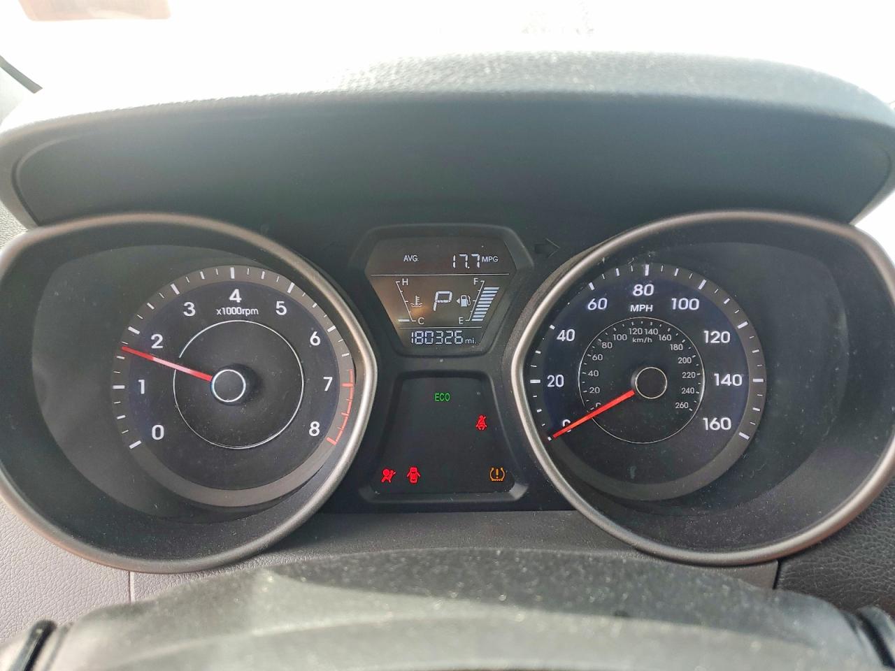 2016 HYUNDAI ELANTRA SE photo 9
