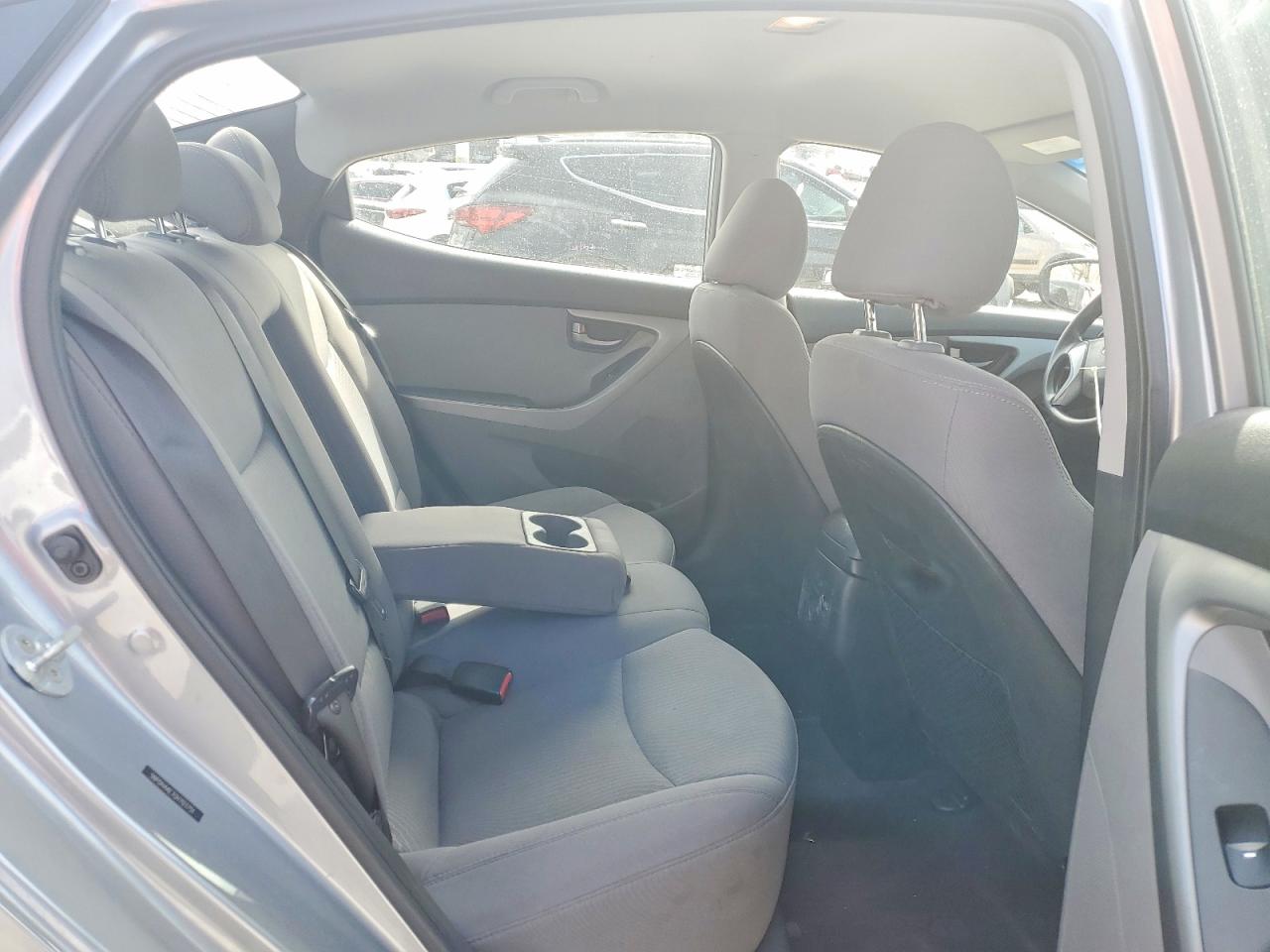 2016 HYUNDAI ELANTRA SE photo 10