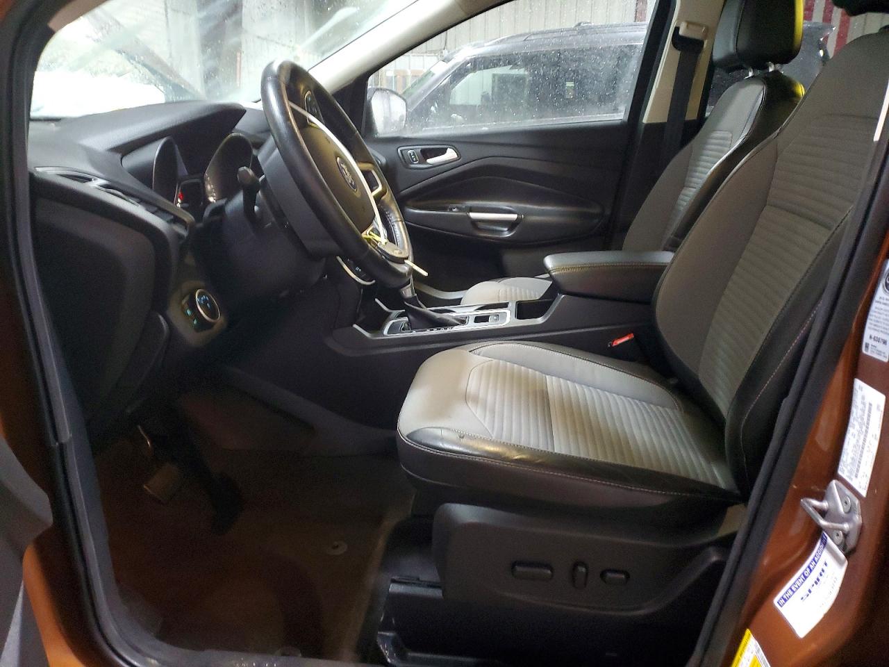 2017 FORD ESCAPE SE photo 13