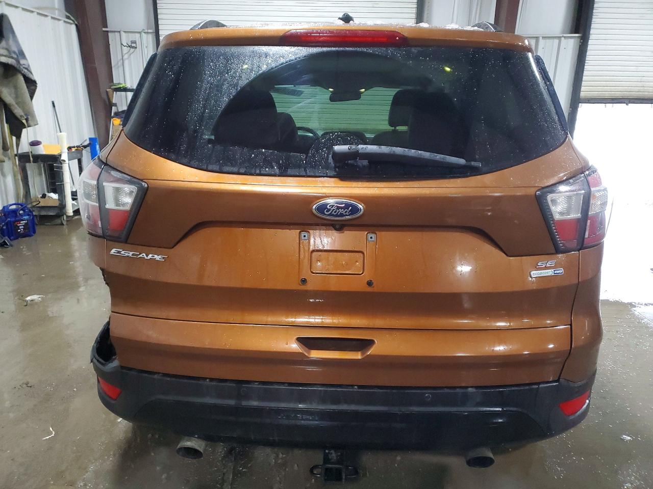 2017 FORD ESCAPE SE photo 11