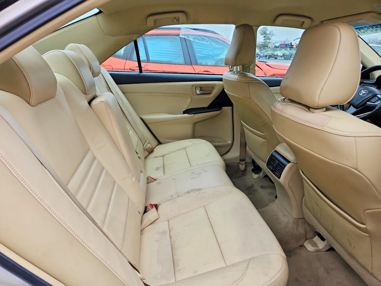 2016 TOYOTA CAMRY XLE photo 19