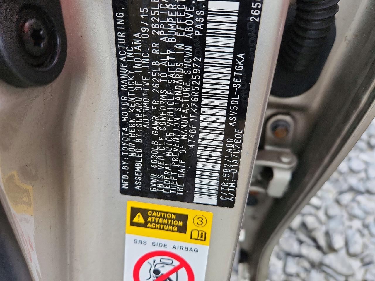 2016 TOYOTA CAMRY XLE photo 23