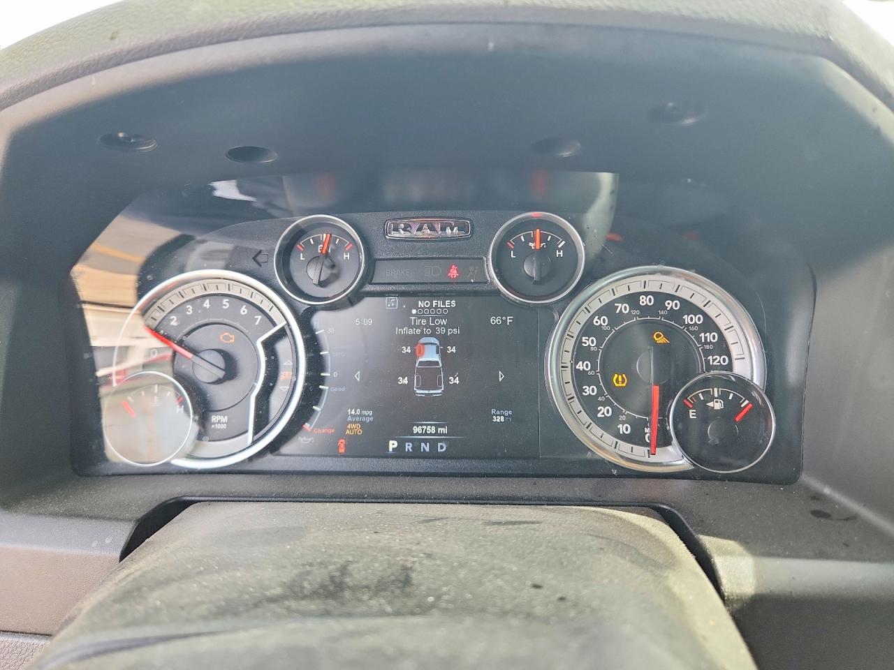 2019 RAM 1500 CLASSIC SLT photo 17