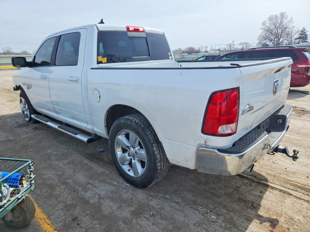 2019 RAM 1500 CLASSIC SLT photo 3