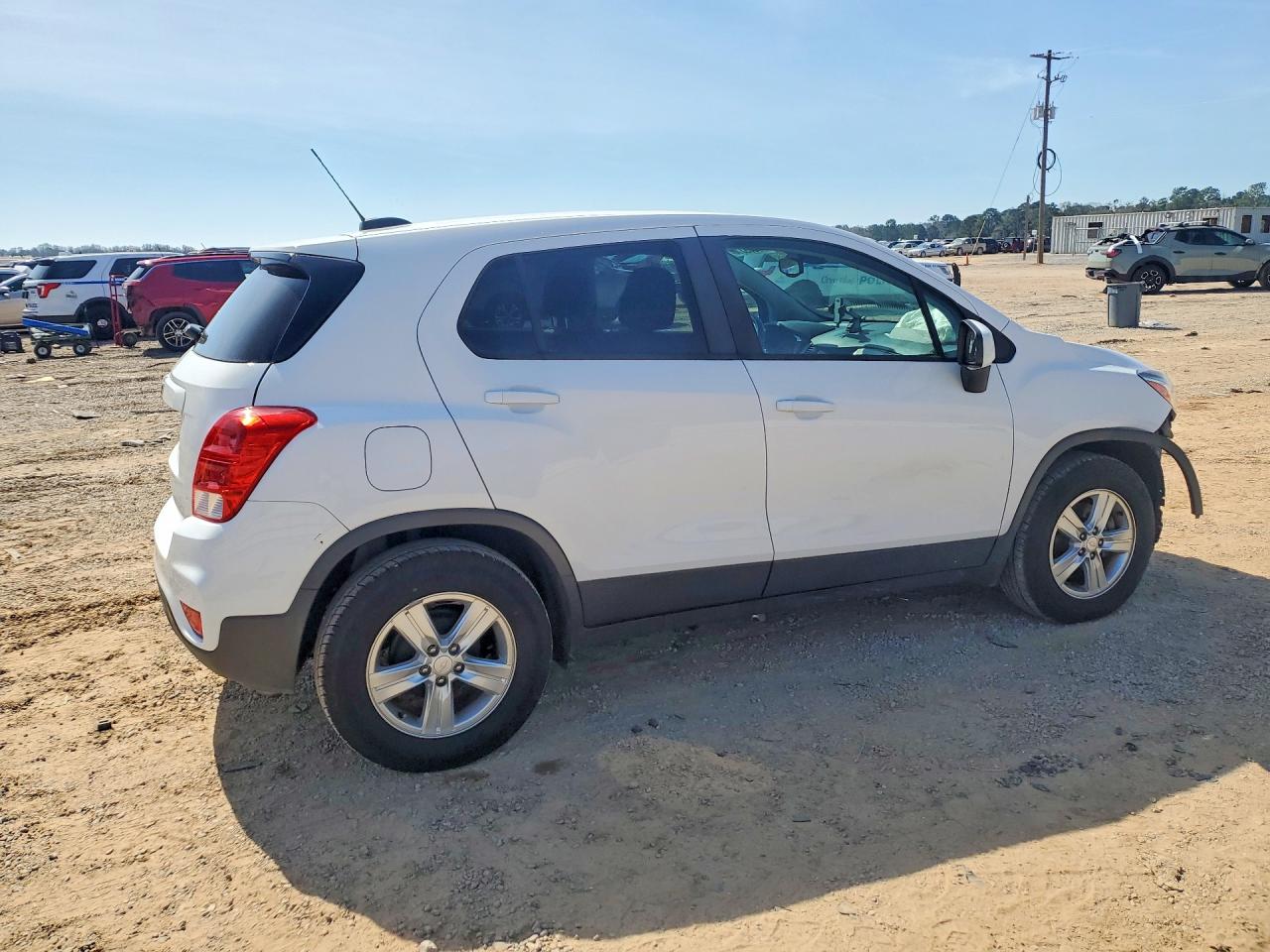 2020 CHEVROLET TRAX LS photo 3