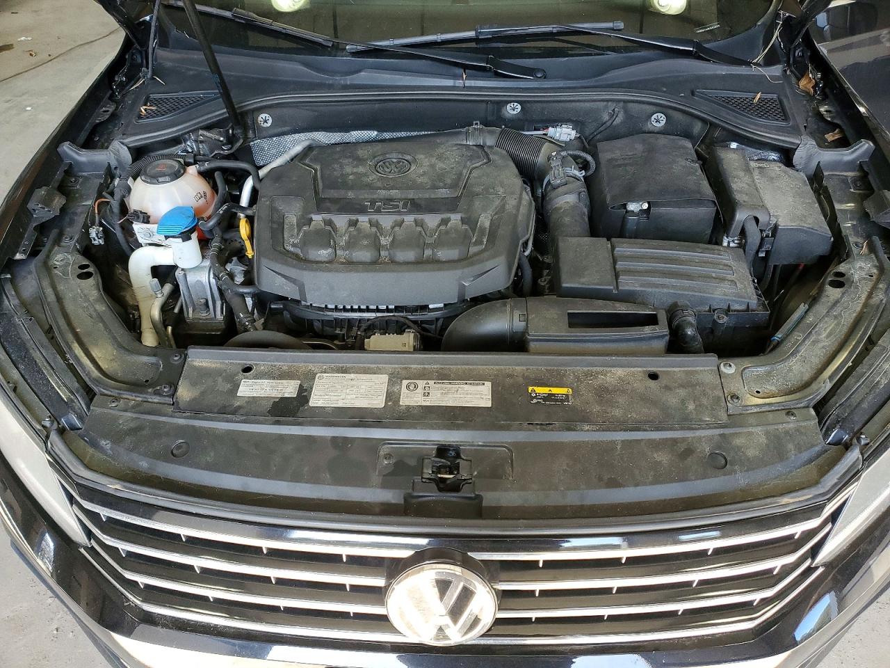 2018 VOLKSWAGEN PASSAT SE photo 21