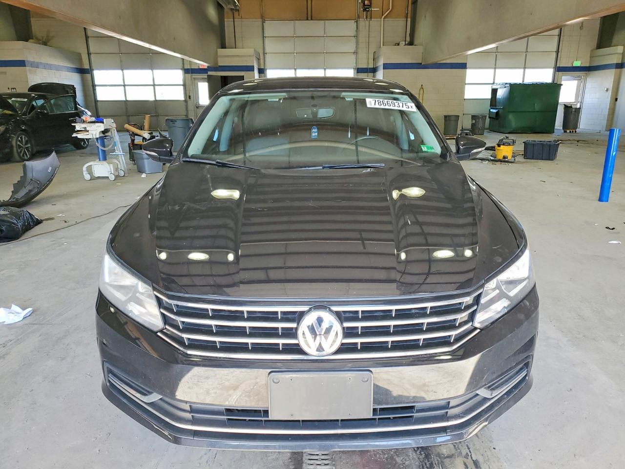 2018 VOLKSWAGEN PASSAT SE photo 9