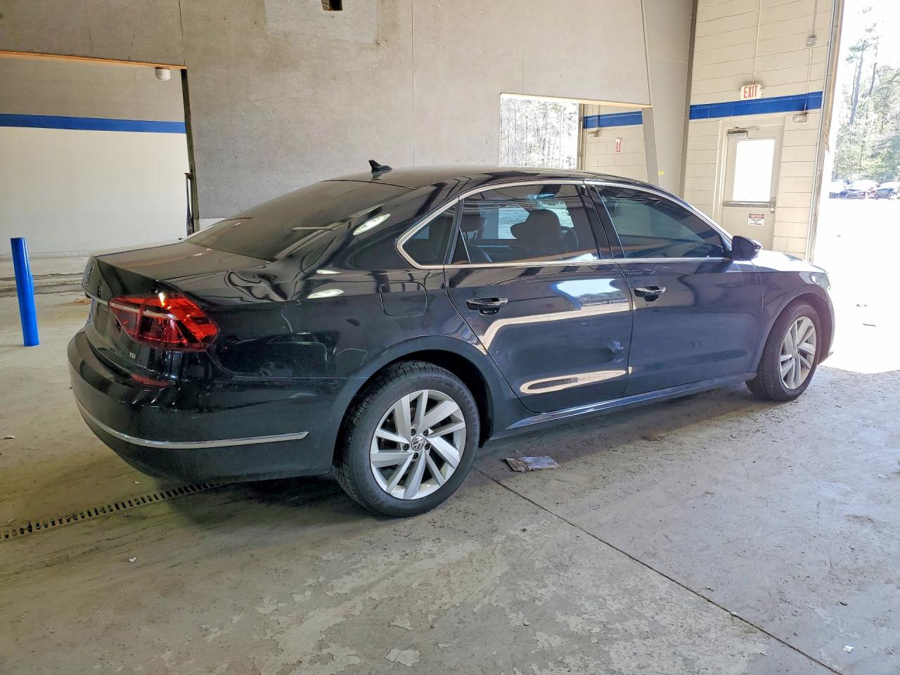 2018 VOLKSWAGEN PASSAT SE photo 5