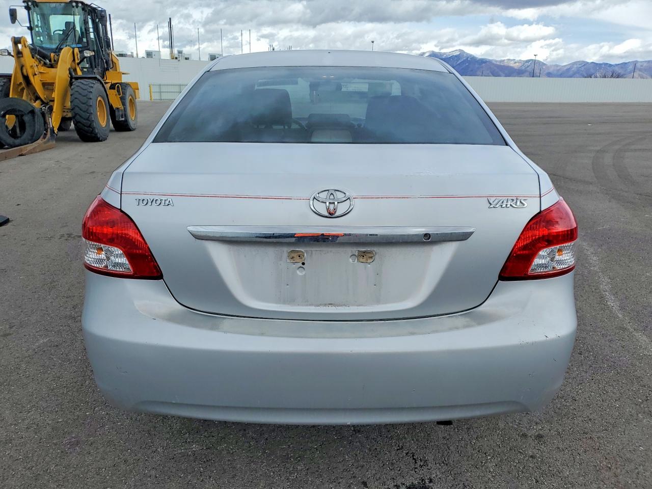 2009 TOYOTA YARIS BASE photo 6