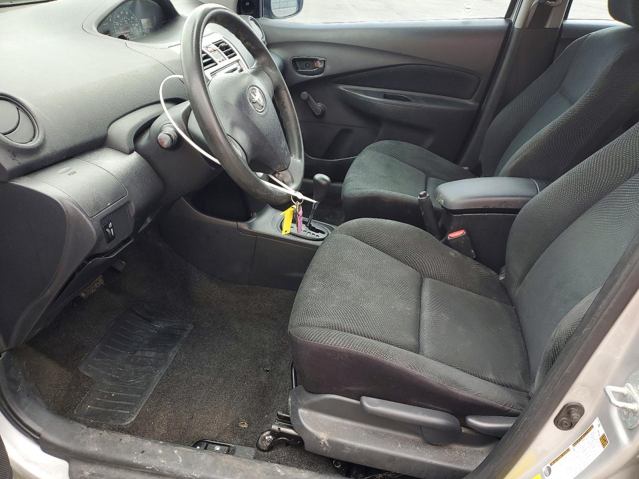 2009 TOYOTA YARIS BASE photo 7
