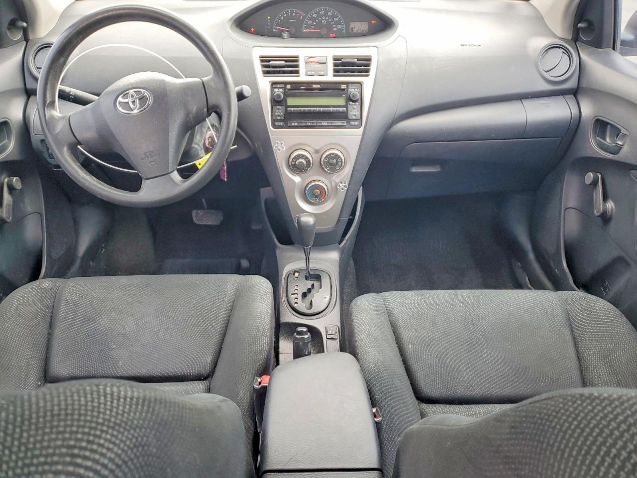 2009 TOYOTA YARIS BASE photo 8