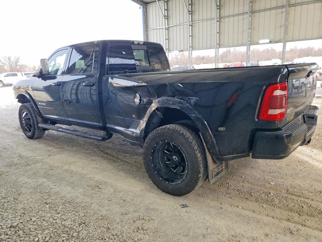 2019 RAM 3500 LARAMIE photo 2