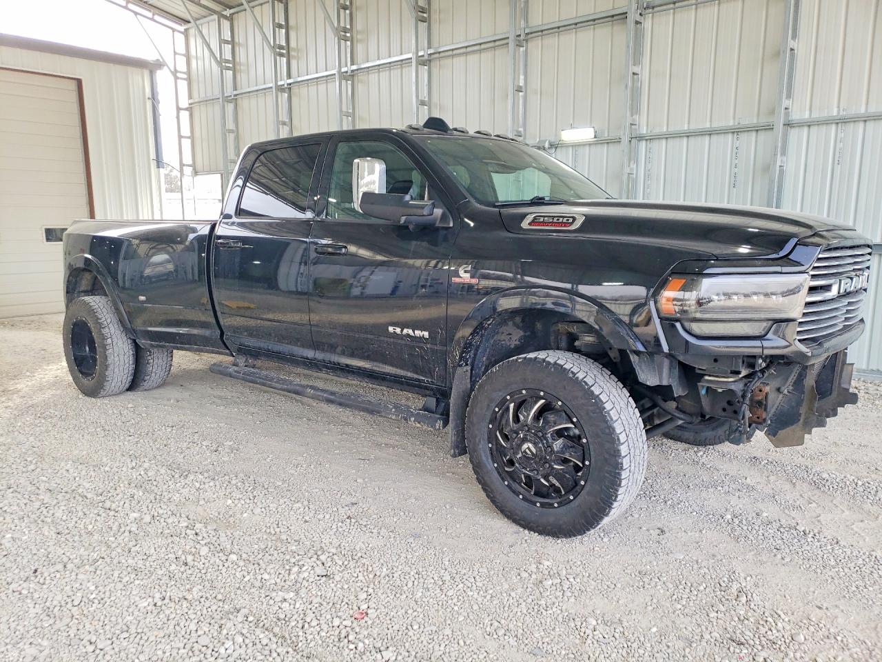 2019 RAM 3500 LARAMIE photo 4